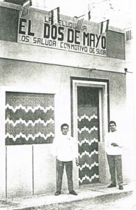 Hermanos Tadeo en la Peluquería 2 de mayo 1960.